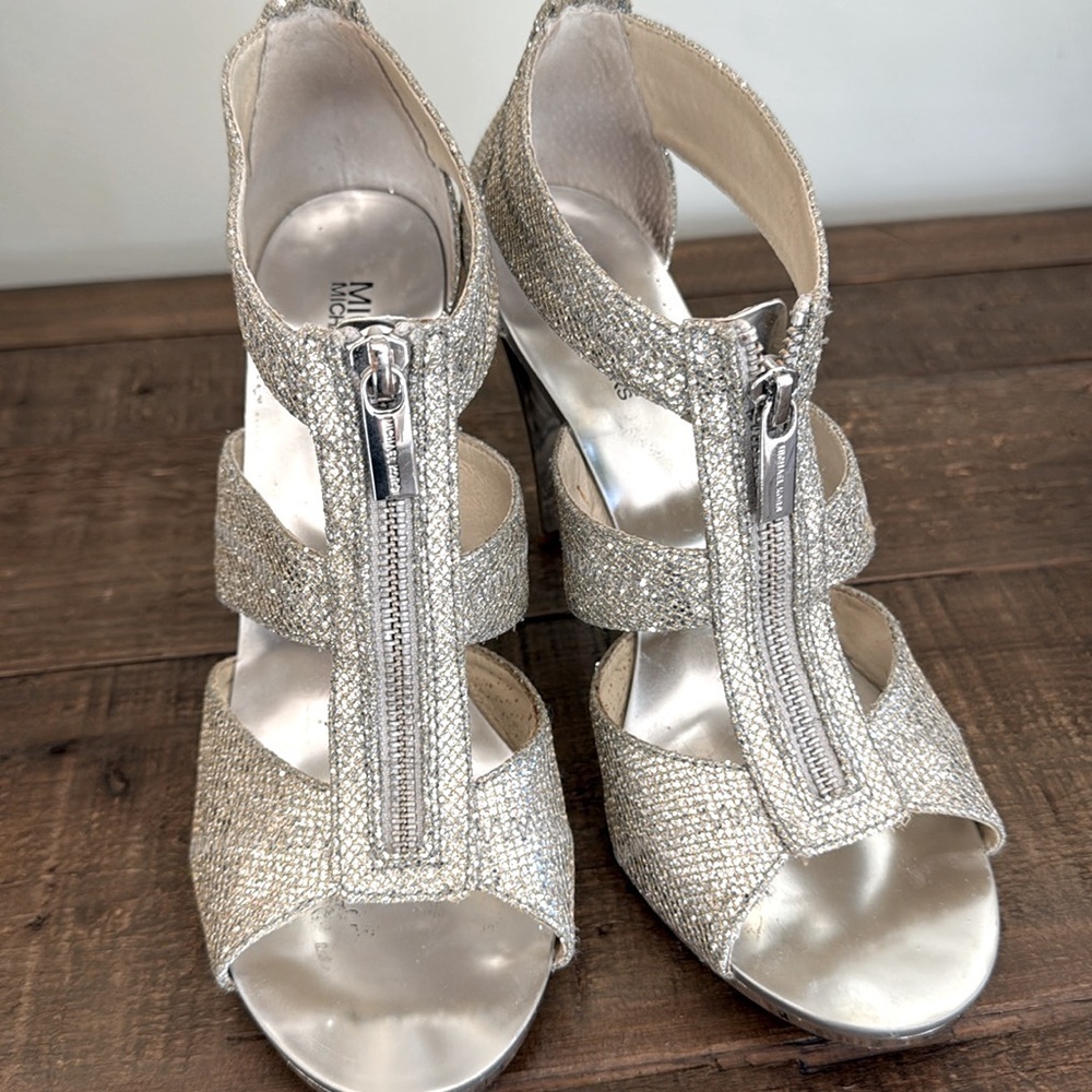 Michael Kors Silver Glitter Strappy Heels Sandals Size 9.5M - Picture 2 of 4